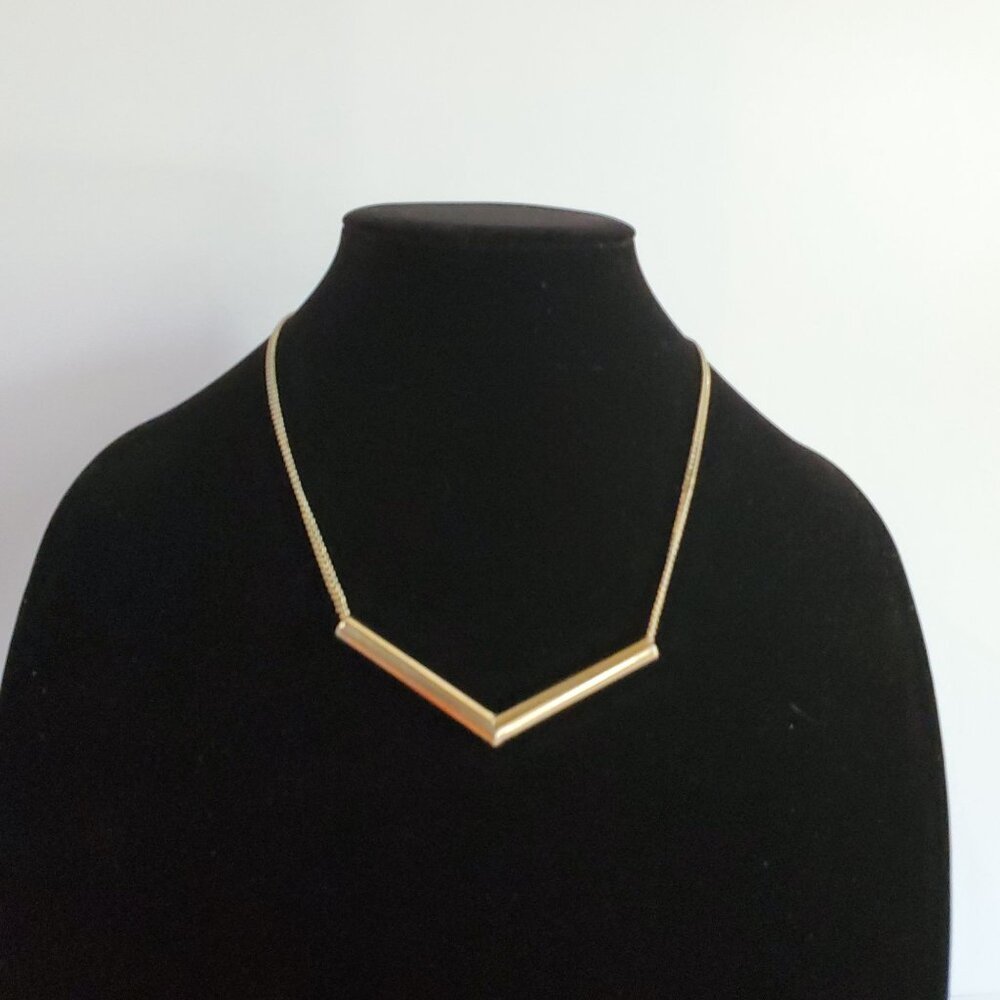 Vintage V Shape Minimalist Necklace Chain Ladies Women's Jewelry Gold Tone